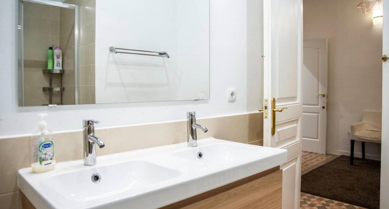 Eixample Apartments - Pova Барселона Экстерьер фото
